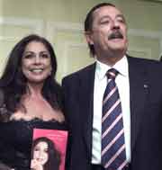 Isabel y Julián unidos ante una posible entrada del ex alcalde a prisión