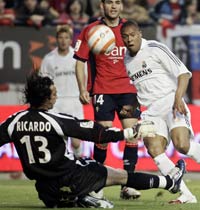 El Osasuna desaprovecha una «pena máxima» para igualar el encuentro