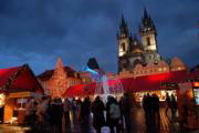 La artesanía en madera es un clásico en Bohemia, como en esta tienda de Cesky Krumlov Los mercadillos de Bohemia -como el de la Plaza Vieja de Praga- se inauguraron el pasado fin de semana