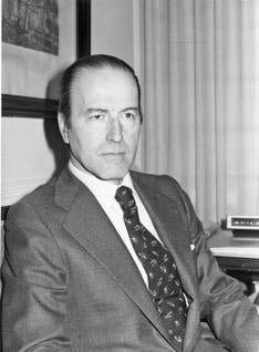 Premio mariano de Cavia y novelista