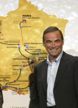 REUTERS  Bernard Hinault  Valverde se enfunda el jersey amarillo en la primera etapa del Tour  AP