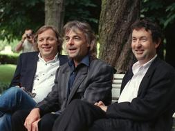 Richard Wright, junto a los otros dos fundadores de Pink Floyd, David Gilmour y Nick Mason. /AFP