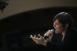 Rosa inunda el panorama musical de «Promesas»