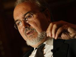 El ministro de Economía admite la dificultad de afrontar una situación de crisis global. / José Ramón Ladra