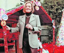 Aldecoa se pasa a la novela romántica con «Hermanas»