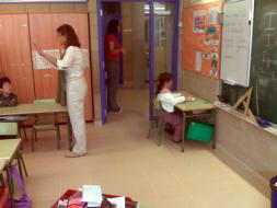 Denuncia que su hija pasó tres días cara a la pared en un colegio catalán