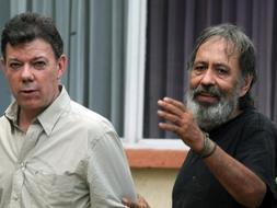 en la imagen, el ministro de Defensa colombiano, Juan Manuel Santos, y el ex congresista Óscar Lizcano /Afp