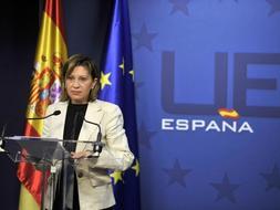 La ministra española del Medioambiente y del Medio Rural, Elena Espinosa, durante la rueda de prensa tras conocer la noticia. /Afp