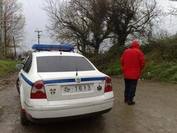 Las inmediaciones del monte Arnotegi están acordonadas. /Luis Calabor