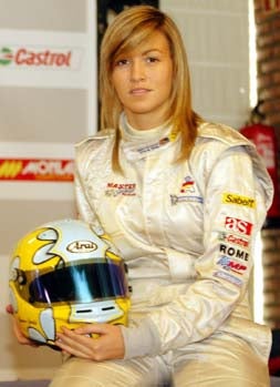 Fonsi Nieto, enamorado de la piloto Carmen Jordá