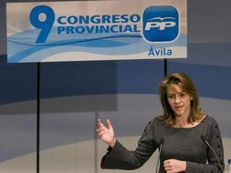 De Cospedal, ante sus adeptos de la provincia de Ávila. / Efe