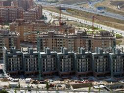 Los nuevos barrios aportan 30 millones pero gastan 80,5