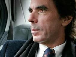 Aznar prevé un «desastre económico» con la «exótica» victoria de Obama