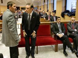 La suspensión del juicio por hablar con Otegi frustra el plan preelectoral de Ibarretxe