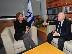 Moratinos garantiza a Israel que limitará la jurisdicción de los tribunales en el exterior