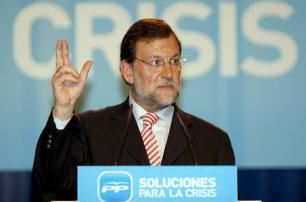 Rajoy exige a Zapatero más austeridad en el gasto público