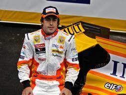 Alonso afronta con optimismo la competición mundial de Fórmula 1, junto a su nuevo Renault, el R29. /Archivo