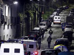 La Policía ha registrado varios domicilios y locales en Hernani en el marco de la operación contra ETA que se desarrolla en Guipúzcoa desde el domingo./ Efe