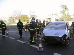 Un hombre de 52 años ha fallecido al volcar el vehículo que conducía en la autovía de Extremadura. / Efe