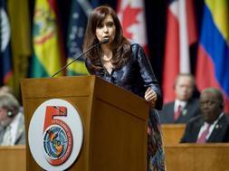 La presidenta argentina, Cristina Fernández Kirchner en su intervención durante la Cumbre de las Américas ./ Efe