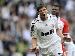 Guti y Van der Vaart, titulares