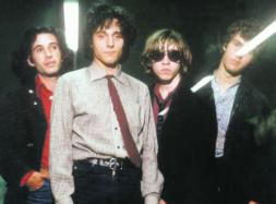 El mundo de la música y el de la política destacan su contribución al pop español