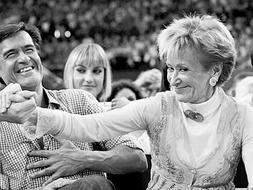 Zapatero da un paseo electoral en Falcon a Sócrates, que llegó a España en vuelo regular