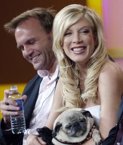 Tori Spelling, acusada de la muerte de su padre