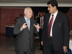 Chávez invita a las empresas españolas a su «proceso revolucionario»