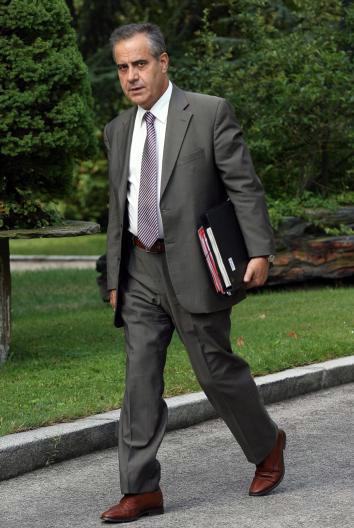 Las 340.000 personas que cobren la ayuda de 420 euros dejarán las listas del paro