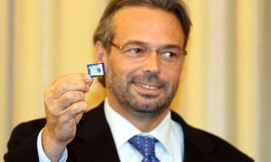 Benach avisa de que las instituciones catalanas pueden dar «un despliegue frenético del Estatut» frente al TC