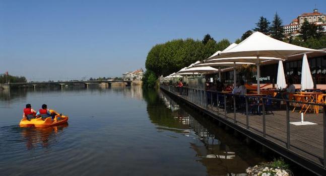 Coimbra, siempre melancólica a orillas del río Mondego