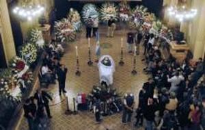 Calla Mercedes Sosa, la voz rebelde de Argentina que se enfrentó a la dictadura