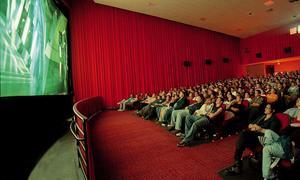 La primera sala de cine para ciegos y sordos, en Madrid
