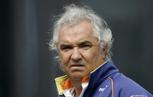 Briatore reclama un millón a la FIA