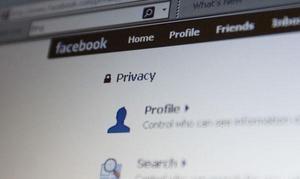 «Lo que no pondrías en tu currículum, no lo cuelgues en Facebook»