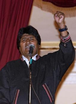 Cinco años más de puño indigenista para Bolivia