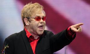 Elton John ayuda al rapero Eminem a salir de las drogas