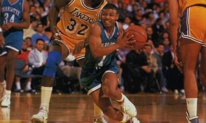 Tyrone Bogues, una pulga entre gigantes