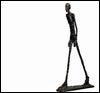 La escultura titulada «L'Homme qui marche I», una de las más icónicas del suizo Alberto Giacometti /EFE