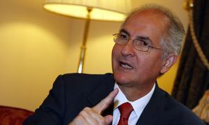 El alcalde de Caracas: «Chávez debe dar explicaciones a España»