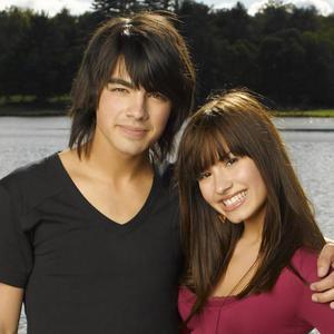 joe jonas y demi lovato saliendo