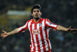 Agüero aumenta el caché del Atlético
