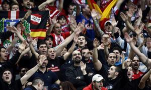 Enfrentamientos a pedradas entre los radicales de ambos clubes