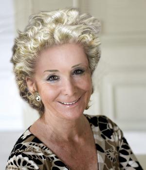 Siete estilistas proponen un cambio a Esperanza Aguirre