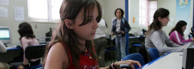 La tercera parte de los españoles lleva más de diez años navegando en Internet