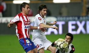 Sporting se impone a un Deportivo que jugó con 10 desde el minuto diez