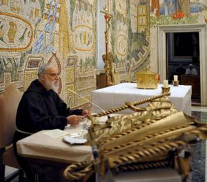 POOL  Imagen de archivo del padre Raniero Cantalamessa, en la capilla Madre Redentora del Vaticano