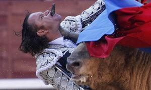 Julio Aparicio está fuera de peligro, consciente y mantiene estables las constantes vitales