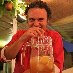 «En España los políticos se han echado en brazos de internet»